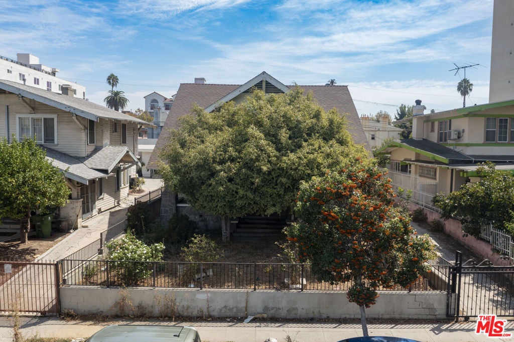 918 S Kingsley Drive