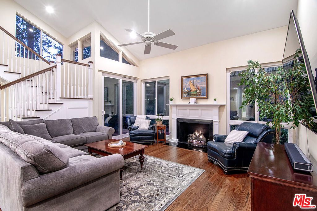 Photo of 1318 Avenida De Cortez, Pacific Palisades, CA 90272 (MLS # 25594593)