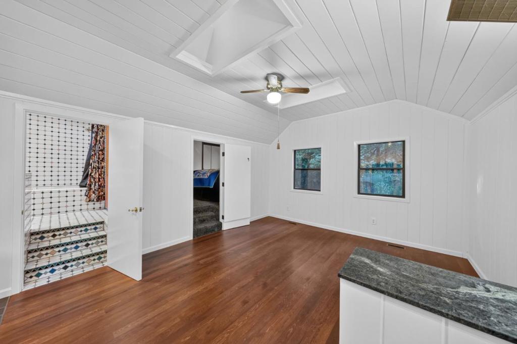 20905 Comanche Trail