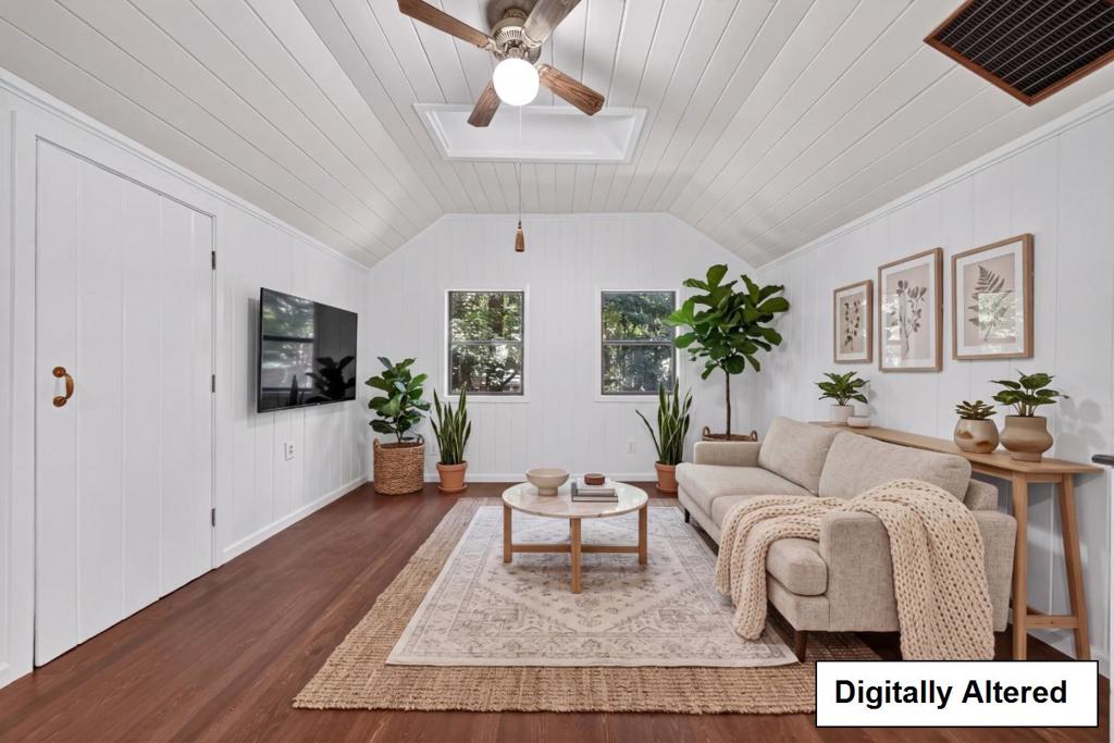 20905 Comanche Trail