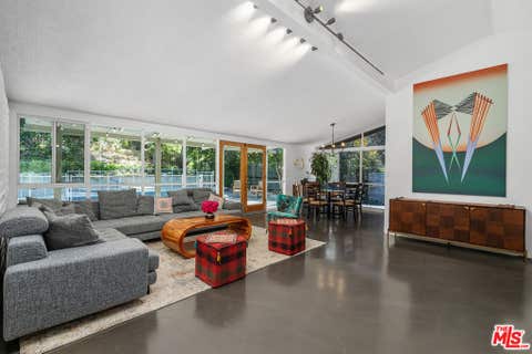 Photo of 3641 Woodcliff Road, Los Angeles, CA 91403 (MLS # 26860493)