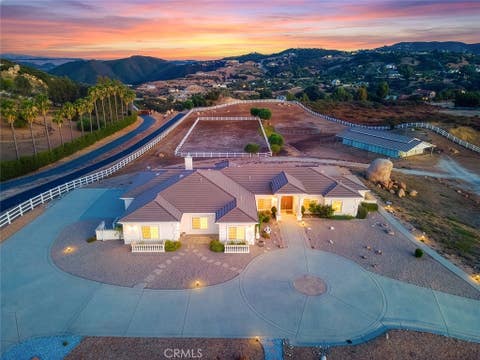 Photo of 37950 Via Majorca, Murrieta, CA 92562 (MLS # SW26161379)