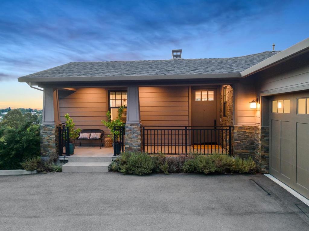 2185 Cobblehill Place
