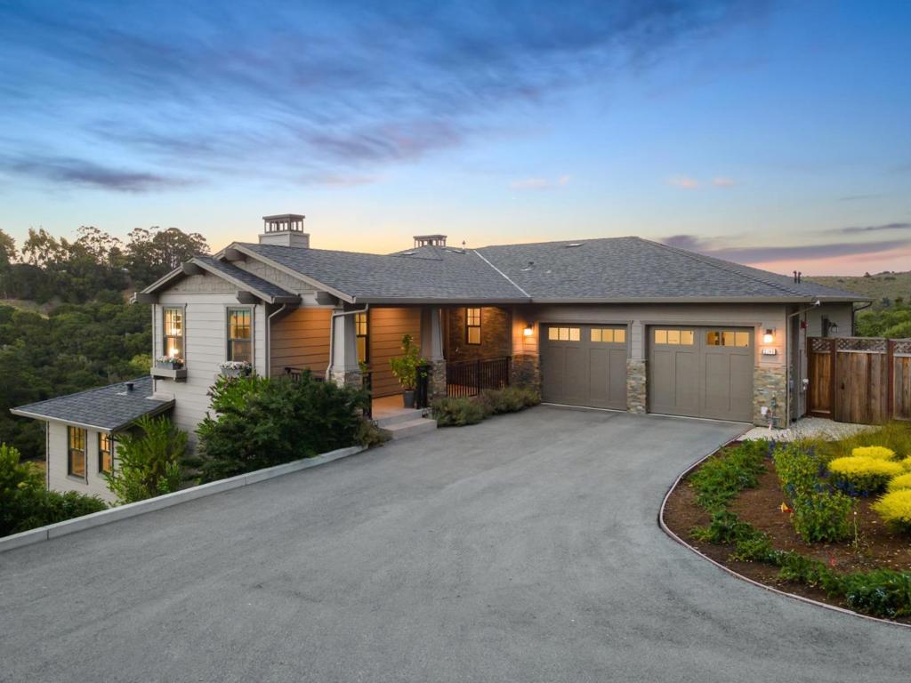 2185 Cobblehill Place