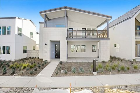 27409 Creekwood Lane Valencia CA 91381