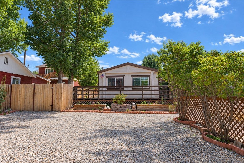 6840 Lakewood
