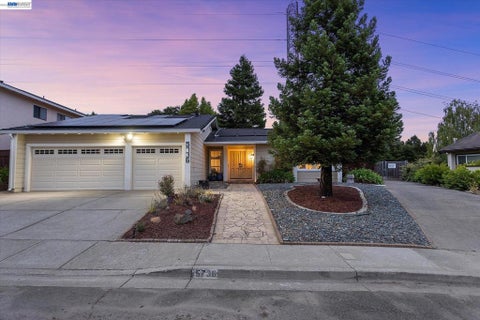 Photo of 5736 Medallion Ct, Castro Valley, CA 94552 (MLS # 41139359)
