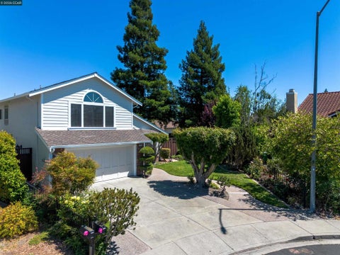 Photo of 439 Summercreek Ln LN, San Ramon, CA 94583 (MLS # 41139456)