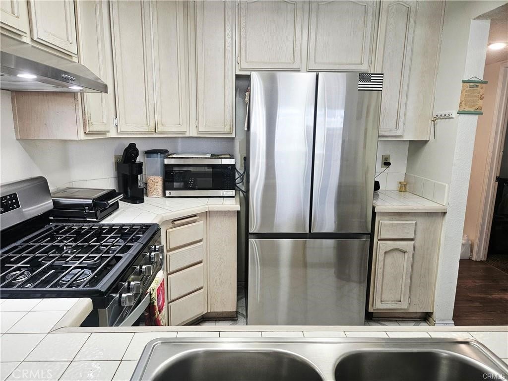 12864 Sycamore Village