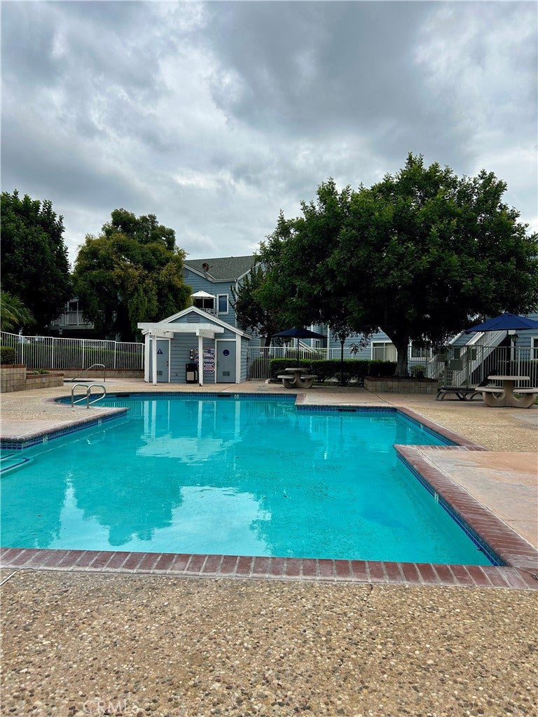 12864 Sycamore Village