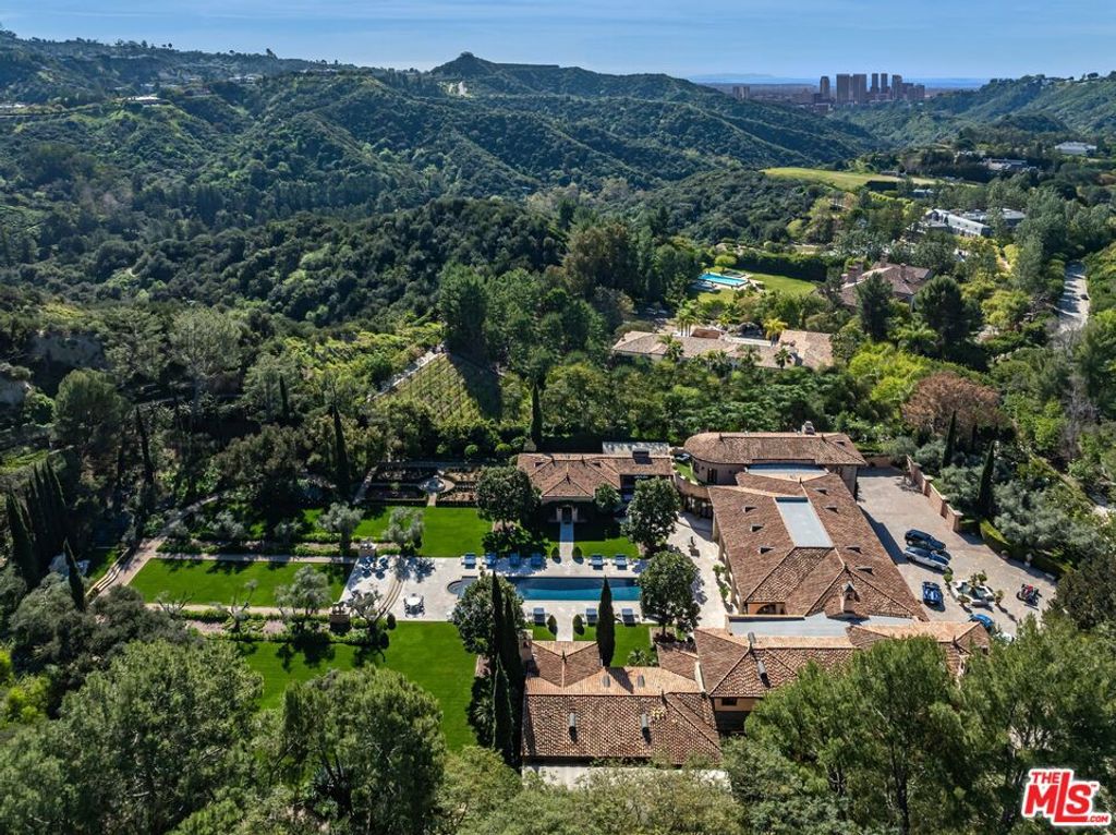 Photo of 77 Beverly Park Lane, Beverly Hills, CA 90210 (MLS # 26662033)