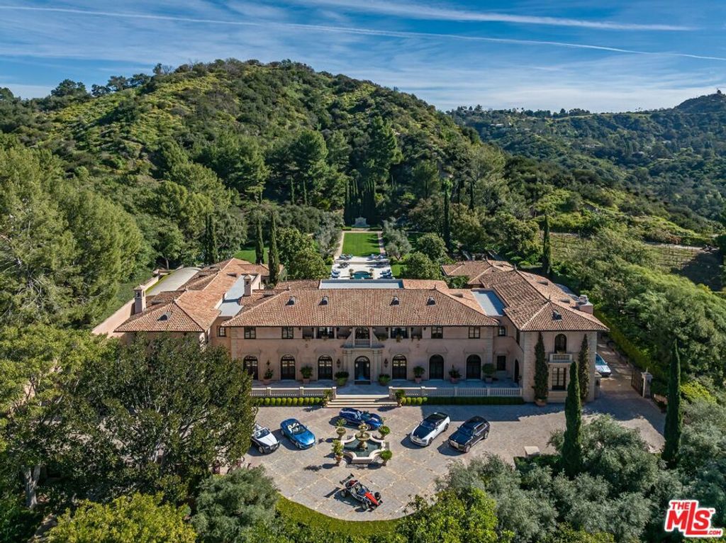 Photo of 77 Beverly Park Lane, Beverly Hills, CA 90210 (MLS # 26662033)