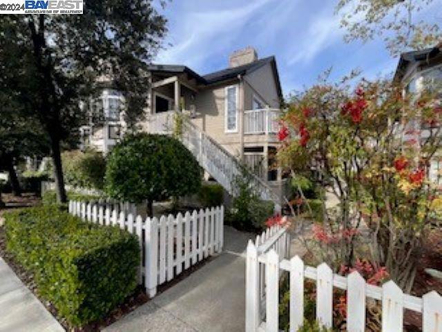 ALAMOVIGES - Residential Lease