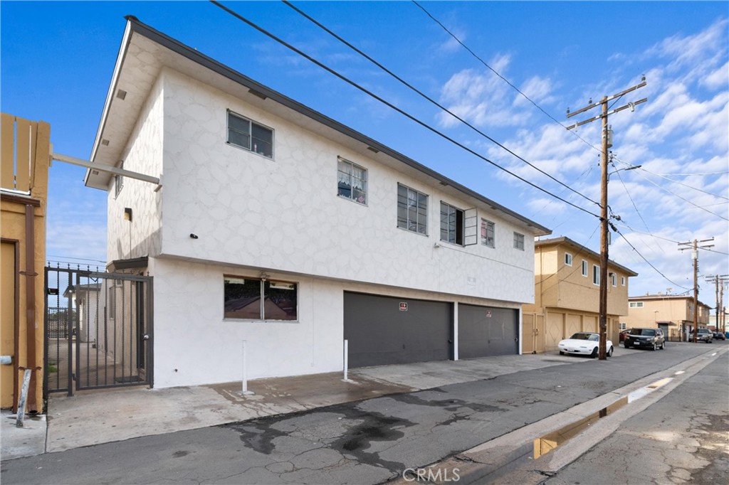 1110 N East