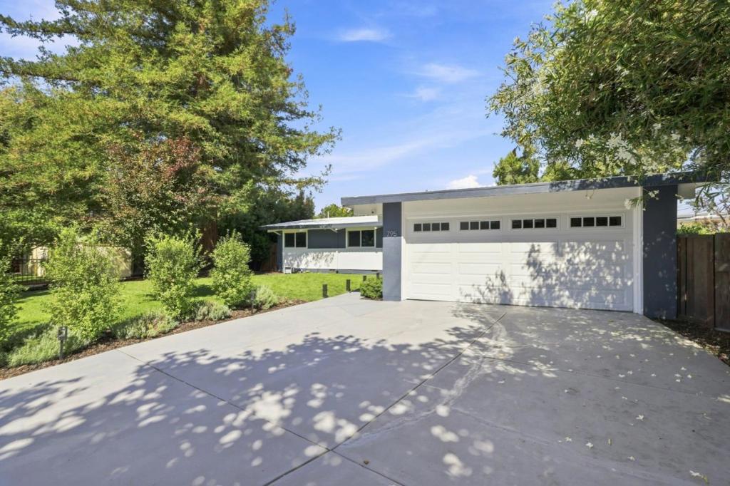 795 E Charleston Road