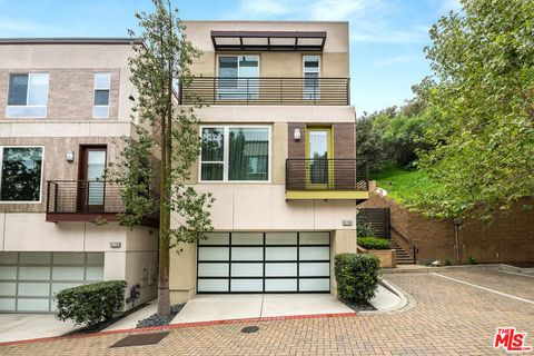 Photo of 6760 W Gill Way, Los Angeles, CA 90068 (MLS # 26663601)