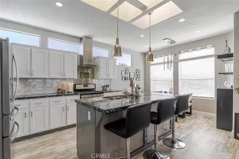 11 Oxford Way, Northridge, CA 91324 - MLS#: SR25252544