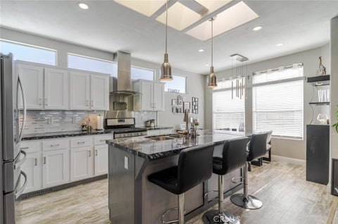 Photo of 11 Oxford Way, Northridge, CA 91324 (MLS # SR25252544)