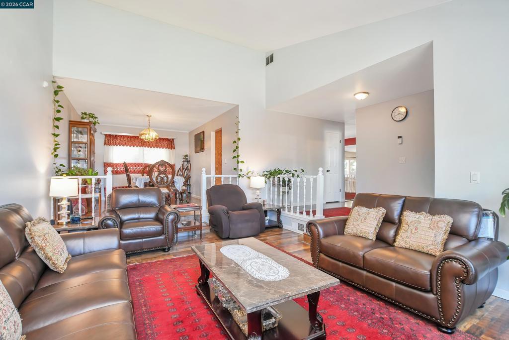 2353 Silver Creek Cir