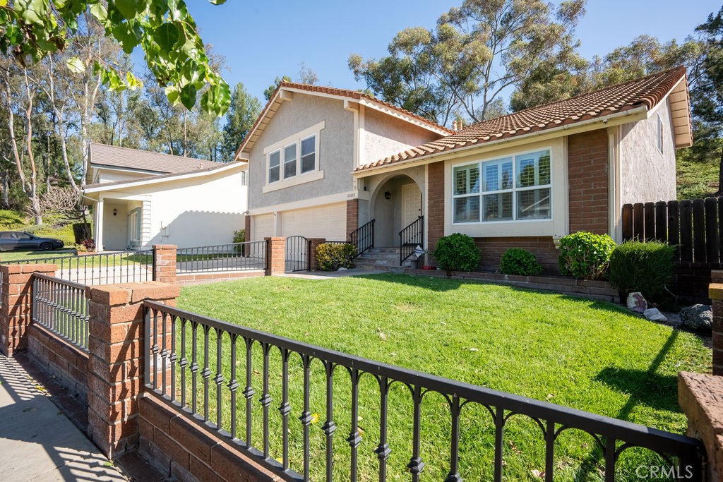 20892 Avenida Amapola