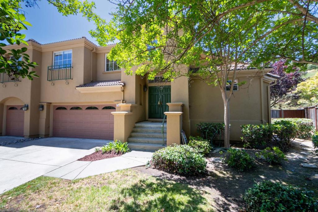 1141 Pheasant Hill Way