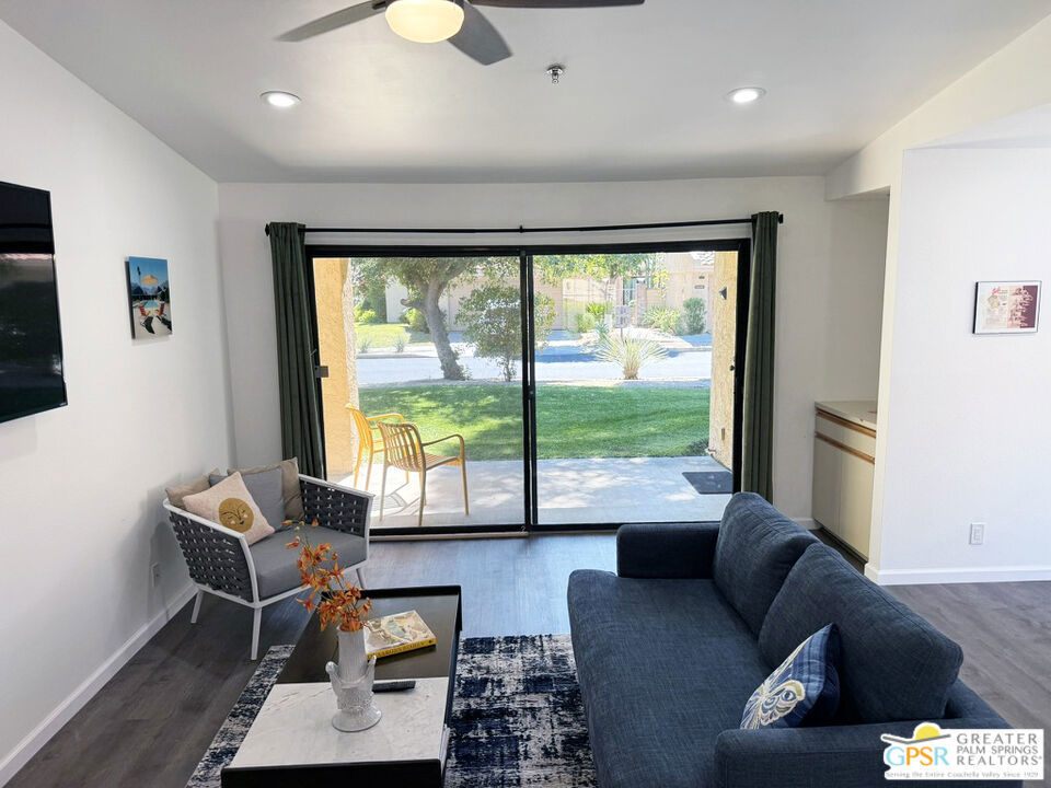 34187 Calle Mora