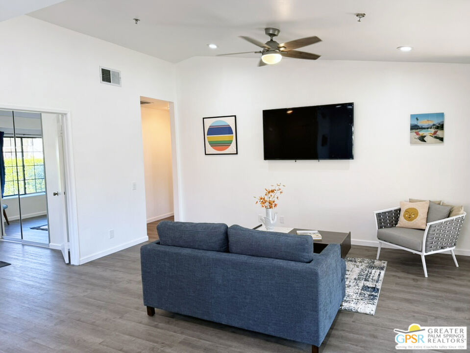 34187 Calle Mora