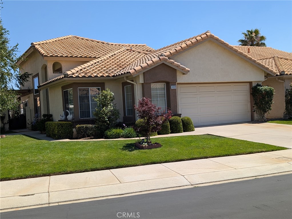 886 OAKLAND HILLS