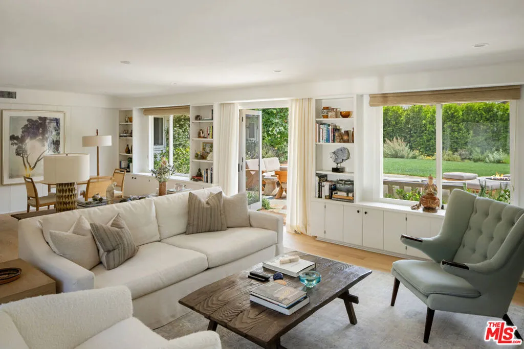 Los Angeles, California 90049, United States, 4 Bedrooms Bedrooms, ,3 BathroomsBathrooms,Residential,Active,179563