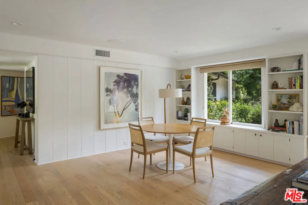 Los Angeles, California 90049, United States, 4 Bedrooms Bedrooms, ,3 BathroomsBathrooms,Residential,Active,179563