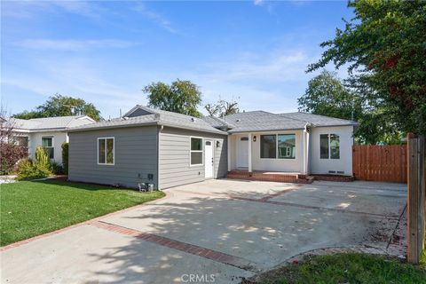 Photo of 6714 Jellico Ave, Lake Balboa, CA 91406 (MLS # SR26040386)