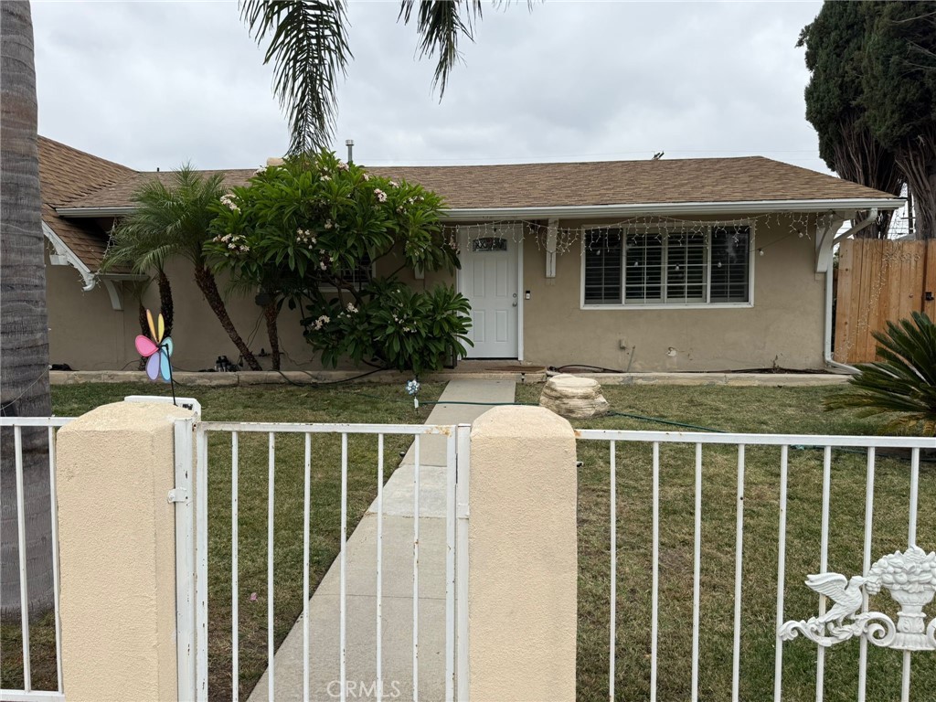 Beautiful 1,300 sq. ft. home featuring 3 bedrooms and 2 bathrooms. This well-maintained property has been recently updated, offers a terrific floor plan, and is in move-in condition. Enjoy spacious living and dining areas, a nicely landscaped backyard perfect for relaxing or entertaining, and a quiet location on the west end of Victory Boulevard near shopping, excellent schools, and convenient freeway access. There is also a detached ADU with a private, secluded entrance, which is not included in the lease.
