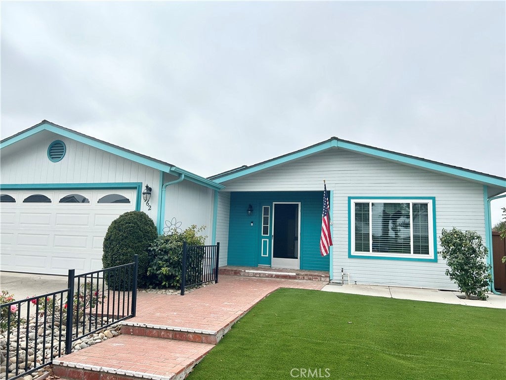 962 Roadrunner Drive
