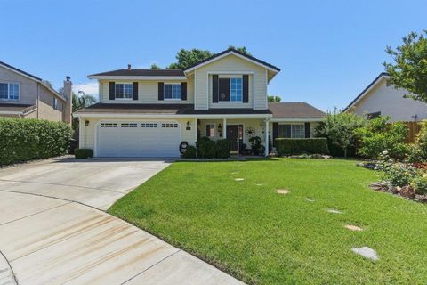 Photo of 2181 Burlwood Drive, Hollister, CA 95023 (MLS # ML82038719)