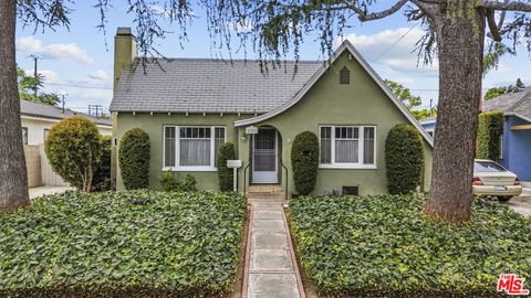 Photo of 427 S Orchard Drive, Burbank, CA 91506 (MLS # 26858795)