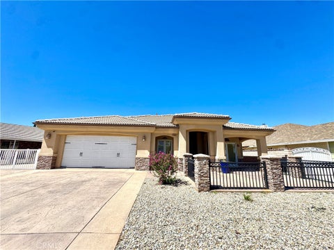 Photo of 13880 Evergreen Lane, Victorville, CA 92395 (MLS # CV26203996)