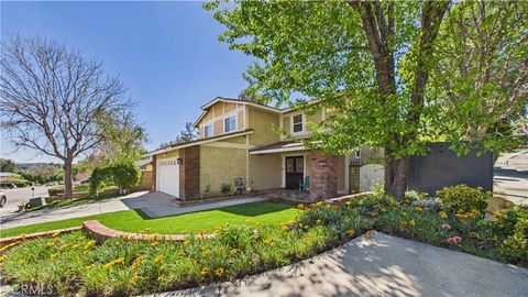 Photo of 27563 Open Crest Dr, Saugus, CA 91350 (MLS # SR26060948)