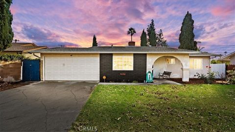 Photo of 17547 Granada Ave, Fontana, CA 92335 (MLS # IV25269816)