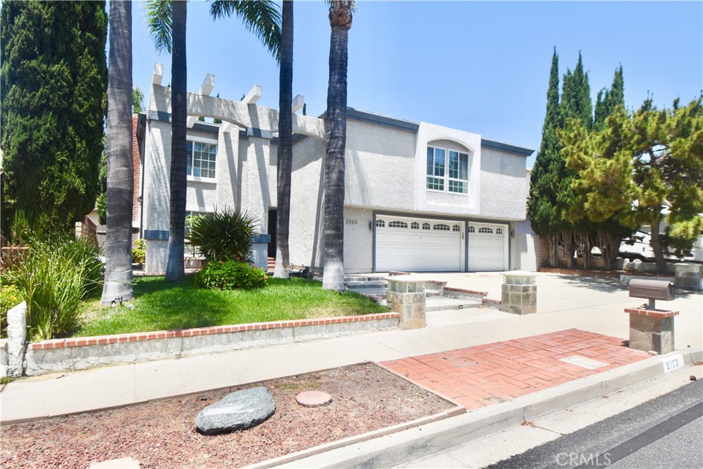 2163 N Justin Avenue