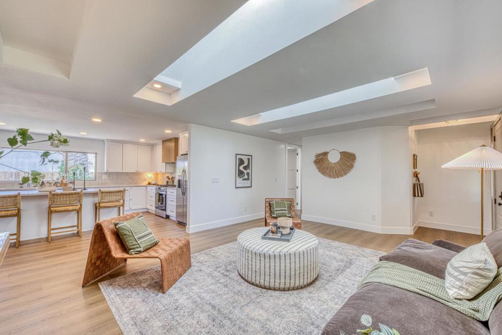 9895 Brome Trail