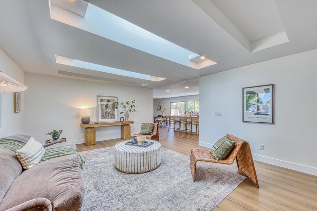 9895 Brome Trail