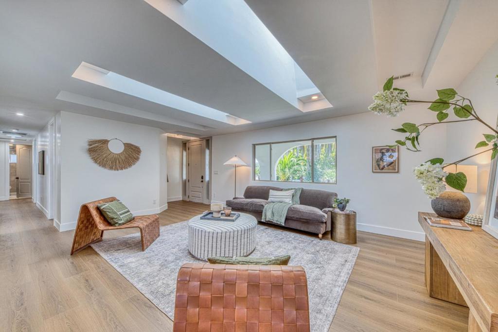 9895 Brome Trail