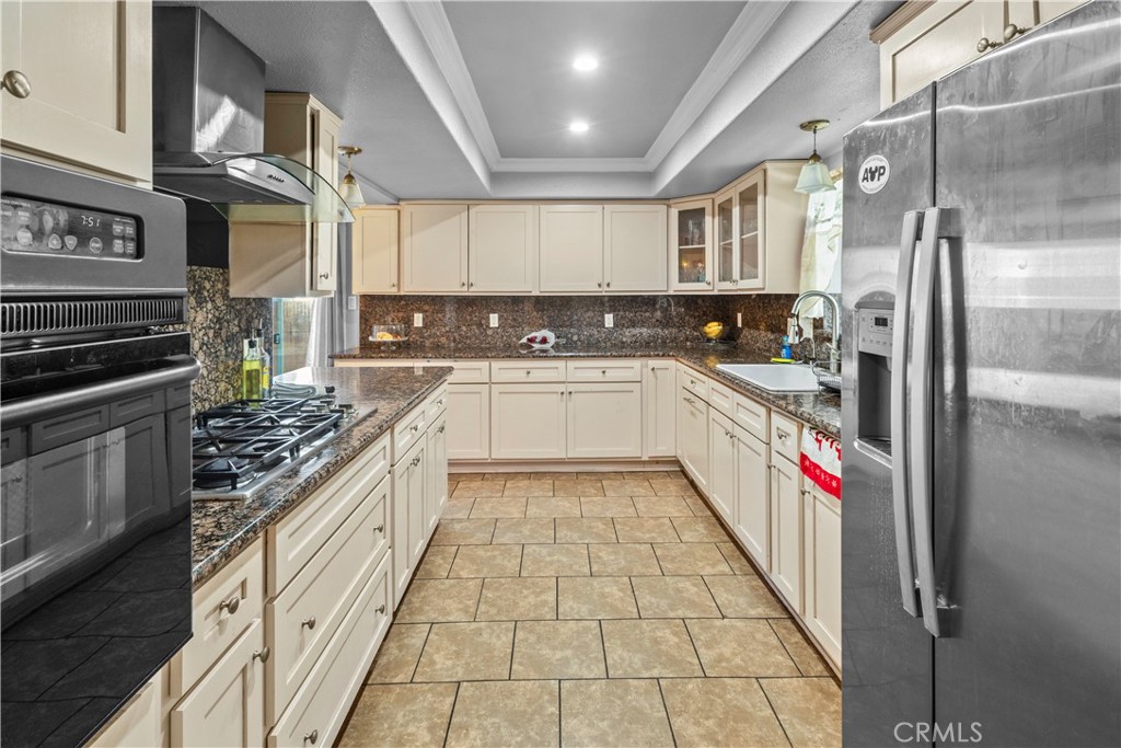 15503 Benfield Avenue