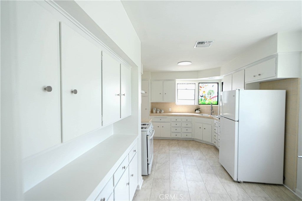 2572 Silver Ridge