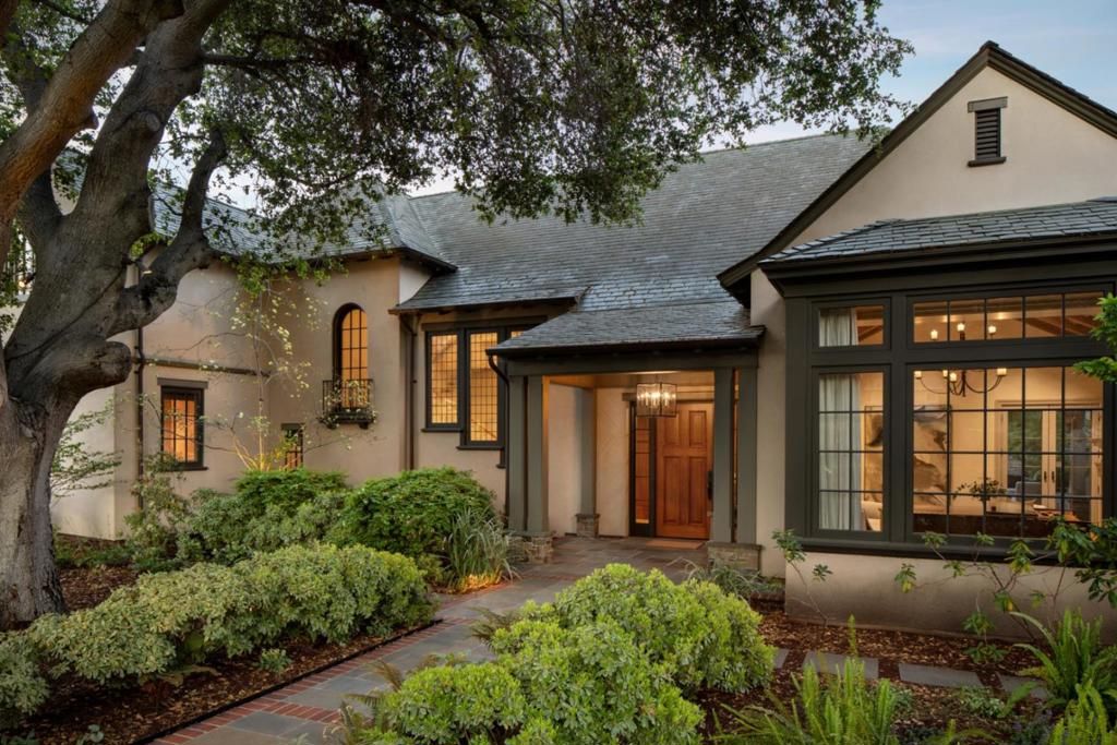 Photo of 444 Tennyson Avenue, Palo Alto, CA 94301 (MLS # ML82032103)