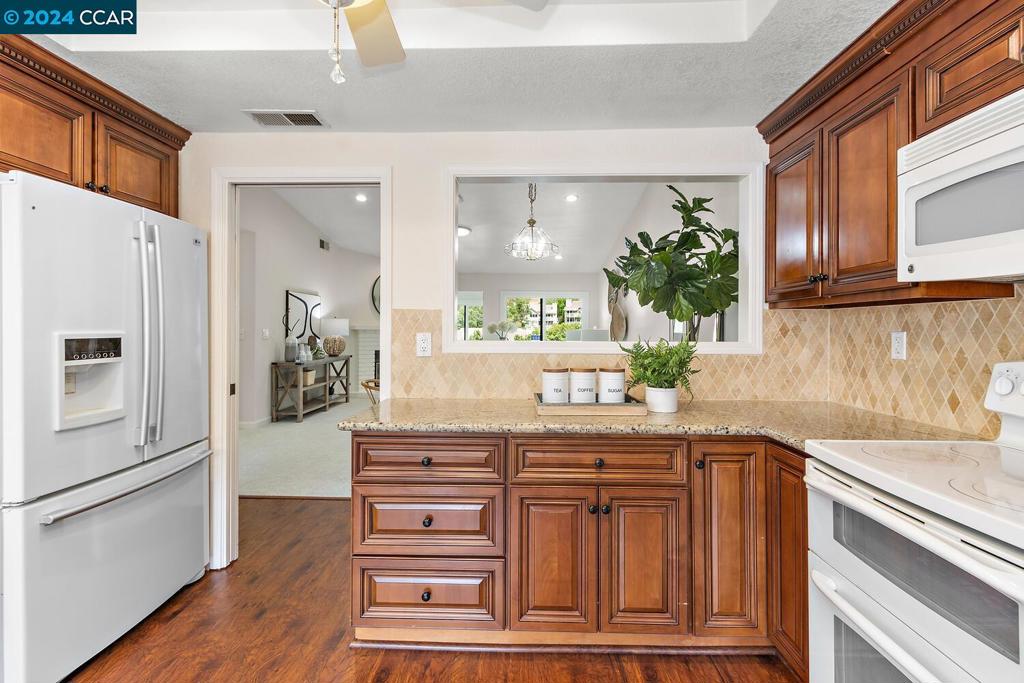 FAIRWAYS - Residential