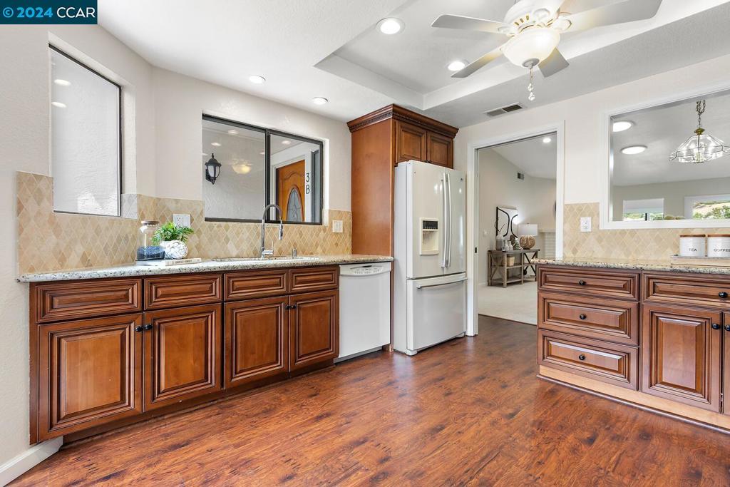 FAIRWAYS - Residential