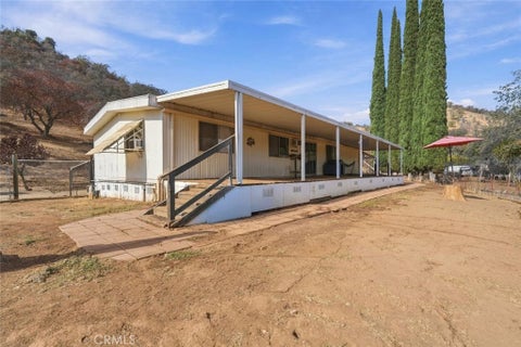 Photo of 46918 Creekside Rd, Squaw Valley, CA 93675 (MLS # FR26230081)