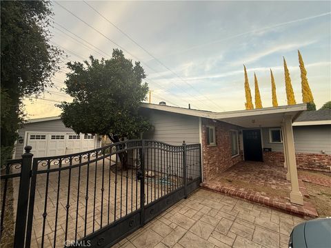 Photo of 16823 Simonds St, Granada Hills, CA 91344 (MLS # SR26068263)