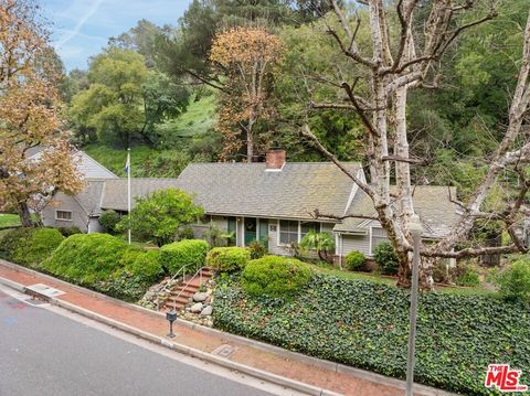 Photo of 1444 Roscomare Road, Los Angeles, CA 90077 (MLS # 26633481)